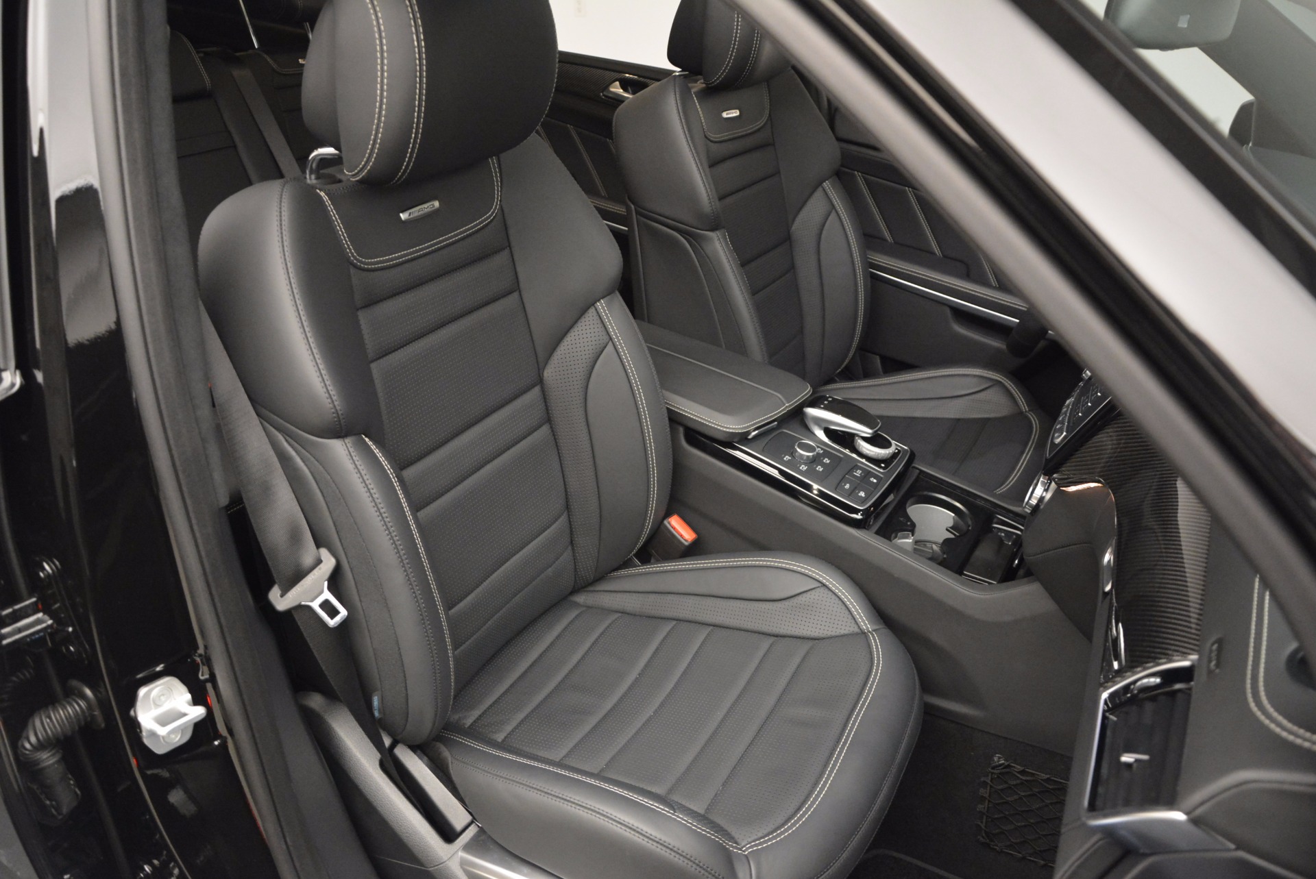 https://www.maseratiofwestport.com/galleria_images/911/911_p31_l.jpg
