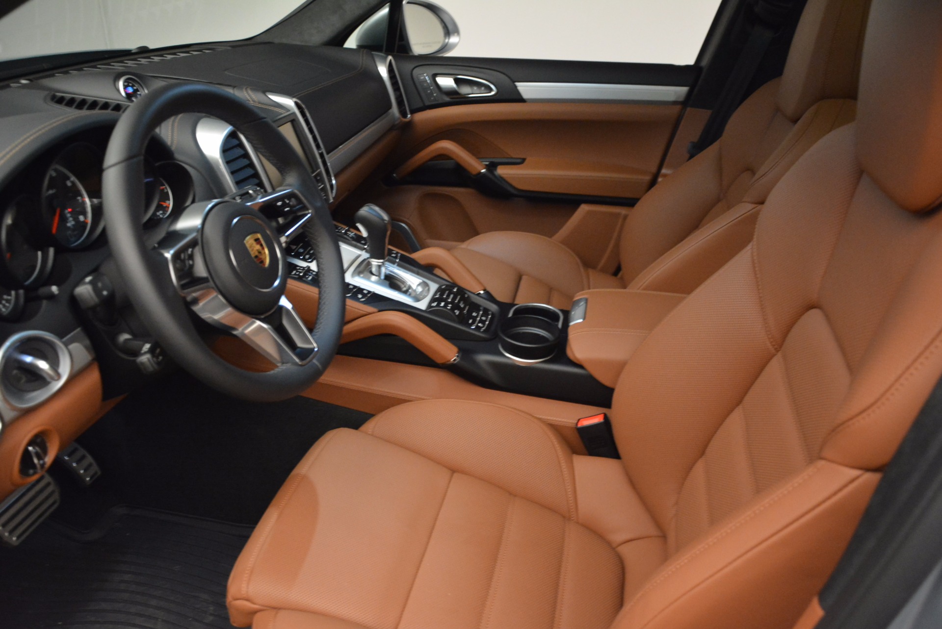 Porsche Cayenne 958 Interior