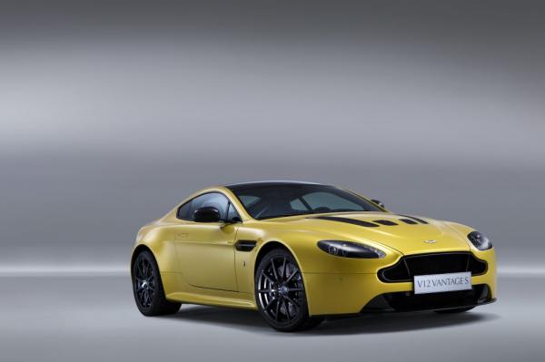 New 2017 Aston Martin V12 Vantage S for sale Sold at Maserati of Westport in Westport CT 06880 3