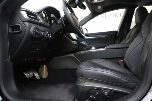 Used 2017 Maserati Ghibli S Q4 for sale Sold at Maserati of Westport in Westport CT 06880 14