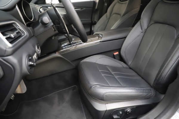 Used 2017 Maserati Ghibli S Q4 for sale Sold at Maserati of Westport in Westport CT 06880 15