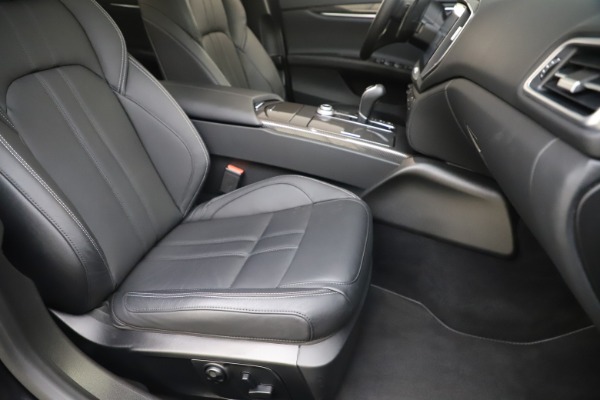 Used 2017 Maserati Ghibli S Q4 for sale Sold at Maserati of Westport in Westport CT 06880 24