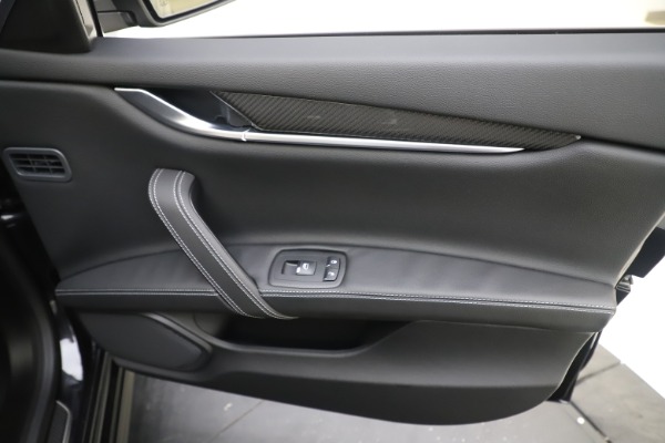 Used 2017 Maserati Ghibli S Q4 for sale Sold at Maserati of Westport in Westport CT 06880 25