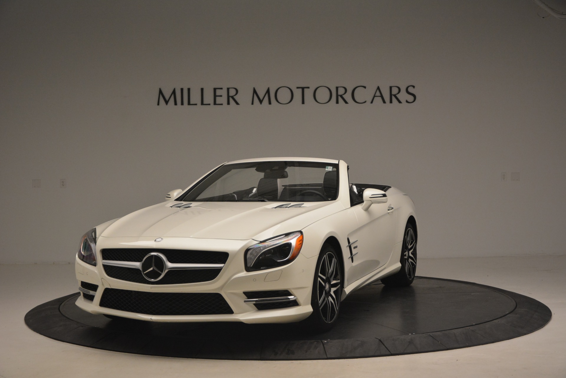 Used 2015 Mercedes-Benz SL-Class SL 550 for sale Sold at Maserati of Westport in Westport CT 06880 1