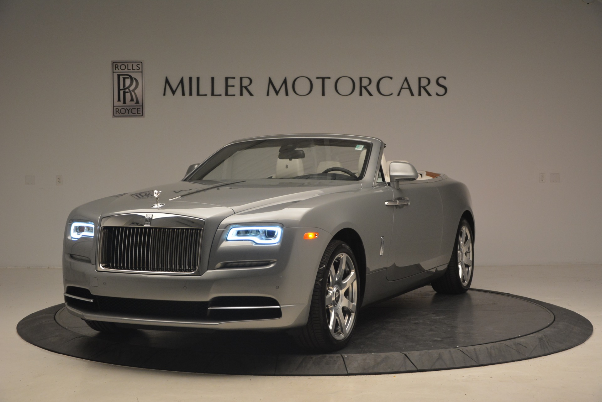 Used 2016 Rolls-Royce Dawn for sale Sold at Maserati of Westport in Westport CT 06880 1