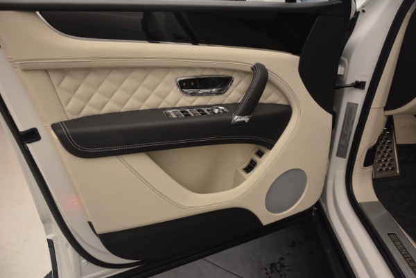 Used 2018 Bentley Bentayga Black Edition for sale $179,900 at Maserati of Westport in Westport CT 06880 28