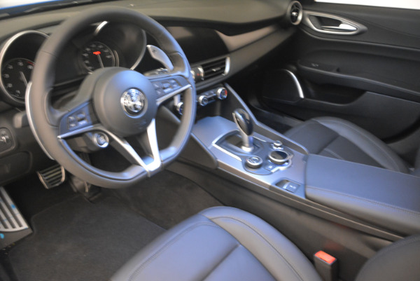 New 2017 Alfa Romeo Giulia Q4 for sale Sold at Maserati of Westport in Westport CT 06880 15