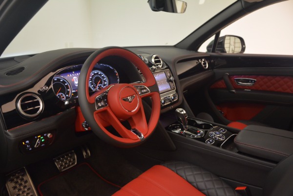 Used 2018 Bentley Bentayga W12 Signature for sale Sold at Maserati of Westport in Westport CT 06880 23