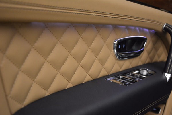 New 2018 Bentley Bentayga W12 Signature for sale Sold at Maserati of Westport in Westport CT 06880 18