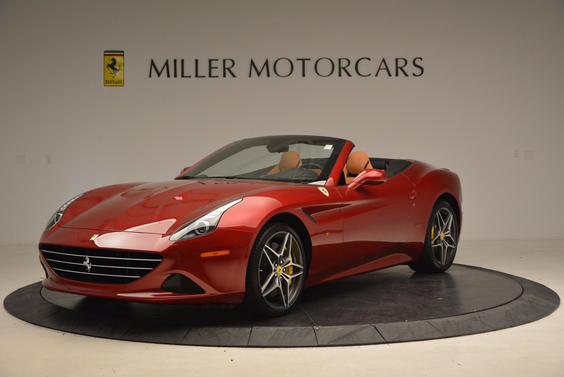 Used 2017 Ferrari California T for sale Sold at Maserati of Westport in Westport CT 06880 1