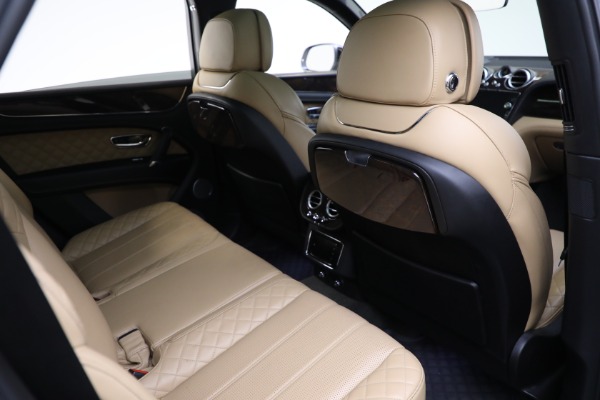 Used 2018 Bentley Bentayga W12 Signature Edition for sale $94,900 at Maserati of Westport in Westport CT 06880 25