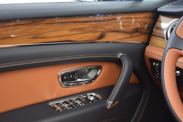 Used 2018 Bentley Bentayga Onyx for sale Sold at Maserati of Westport in Westport CT 06880 23