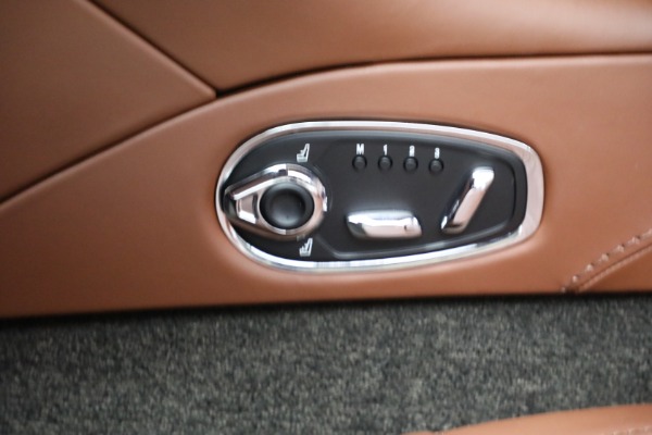 Used 2018 Aston Martin DB11 V12 for sale $127,900 at Maserati of Westport in Westport CT 06880 23