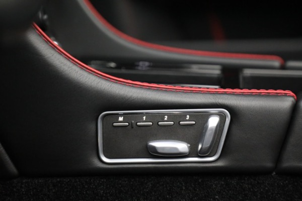 Used 2015 Aston Martin DB9 Volante for sale $94,900 at Maserati of Westport in Westport CT 06880 27