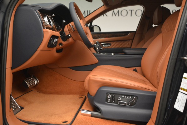 Used 2018 Bentley Bentayga Signature for sale Sold at Maserati of Westport in Westport CT 06880 18