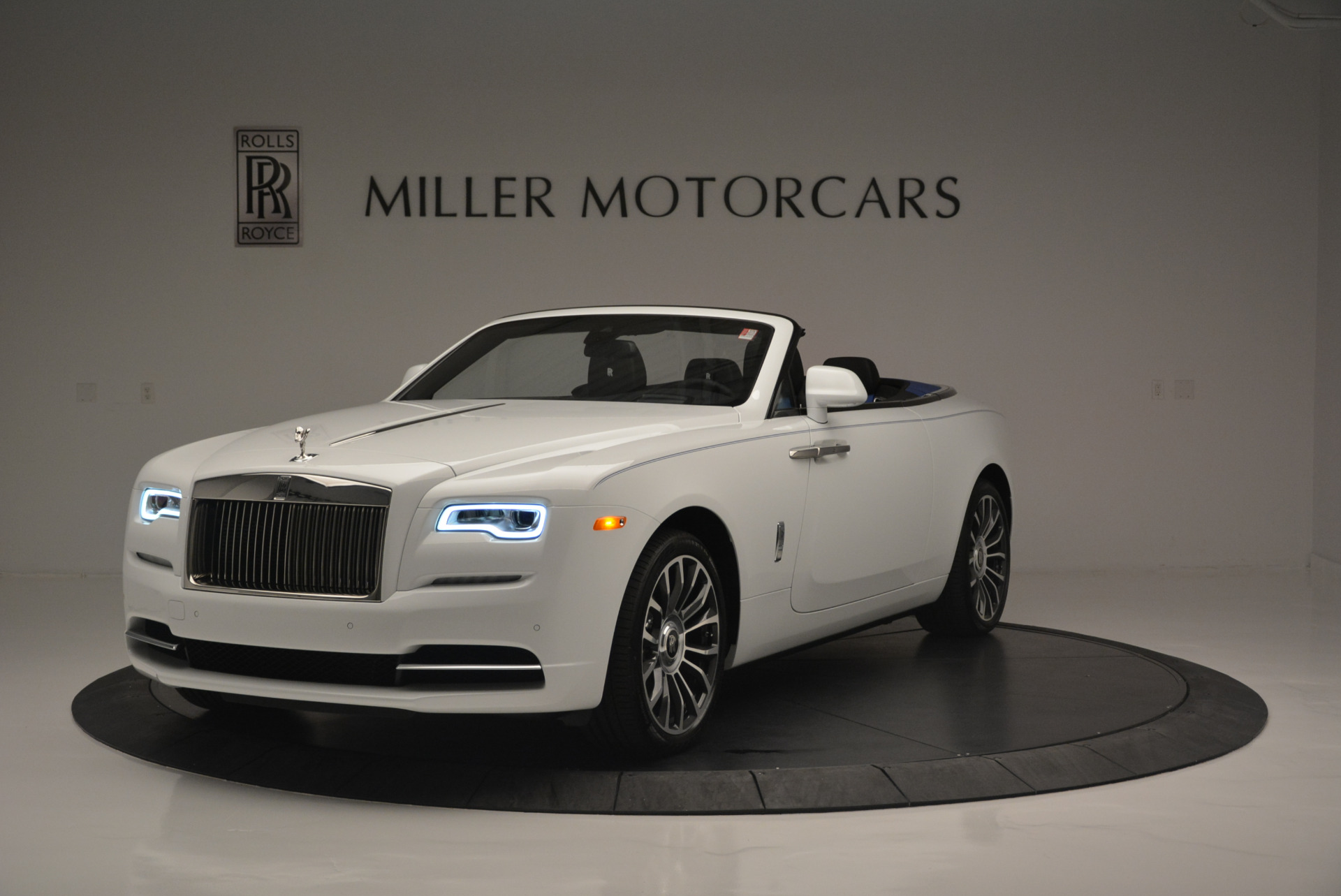 Used 2018 Rolls-Royce Dawn for sale Sold at Maserati of Westport in Westport CT 06880 1