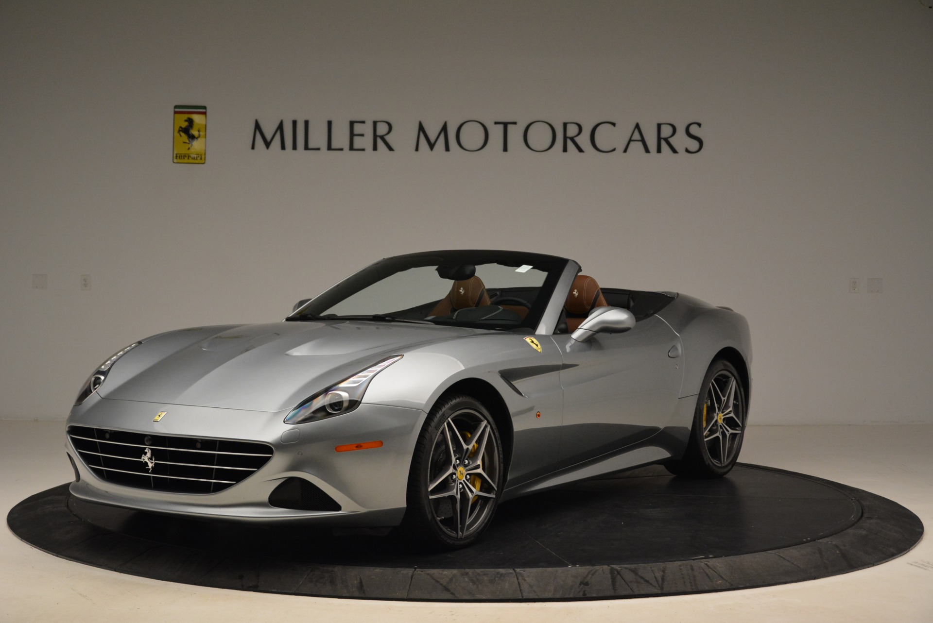 Used 2018 Ferrari California T for sale Sold at Maserati of Westport in Westport CT 06880 1