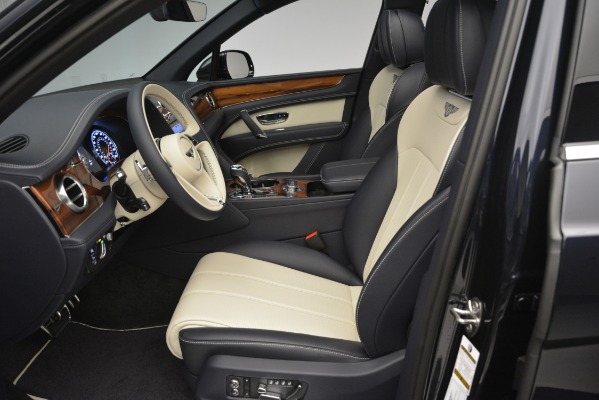 Used 2019 Bentley Bentayga V8 for sale Sold at Maserati of Westport in Westport CT 06880 18