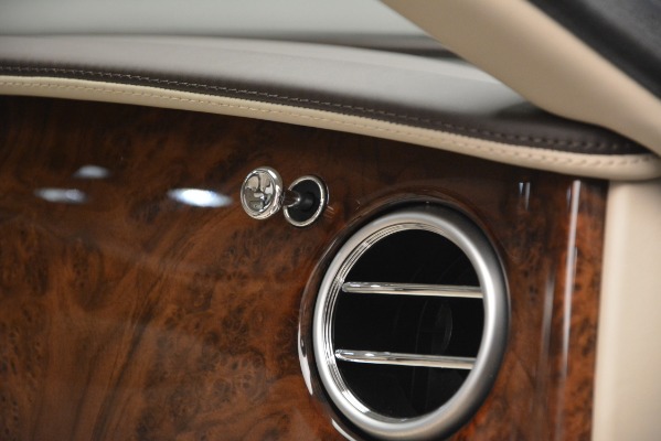 Used 2014 Bentley Flying Spur W12 for sale Sold at Maserati of Westport in Westport CT 06880 23