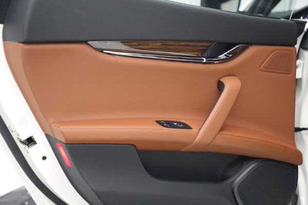 Used 2015 Maserati Quattroporte S Q4 for sale $42,900 at Maserati of Westport in Westport CT 06880 18