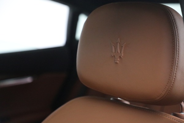 Used 2015 Maserati Quattroporte S Q4 for sale $42,900 at Maserati of Westport in Westport CT 06880 25