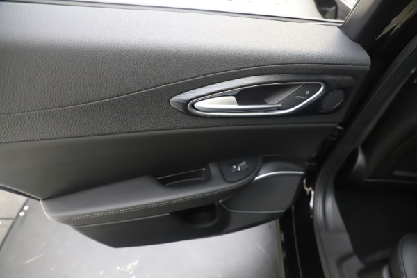New 2019 Alfa Romeo Giulia Q4 for sale $46,140 at Maserati of Westport in Westport CT 06880 21