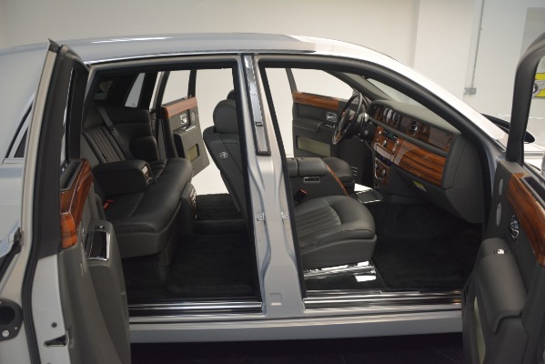 Used 2007 Rolls-Royce Phantom for sale Sold at Maserati of Westport in Westport CT 06880 28