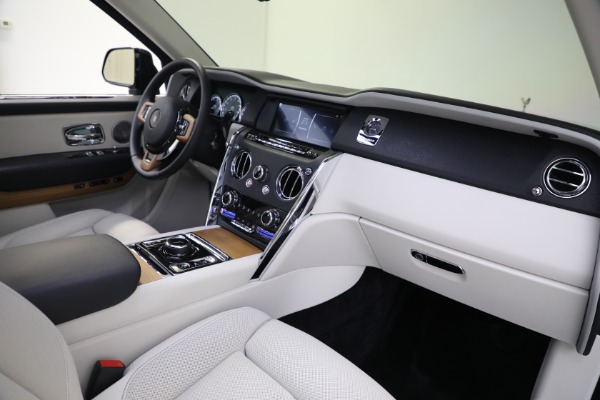 Used 2019 Rolls-Royce Cullinan for sale $329,900 at Maserati of Westport in Westport CT 06880 19