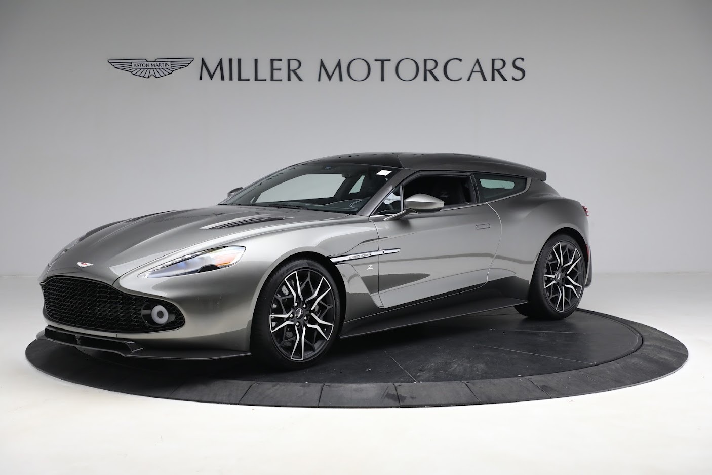 Used 2019 Aston Martin Vanquish Zagato Shooting Brake for sale $699,900 at Maserati of Westport in Westport CT 06880 1