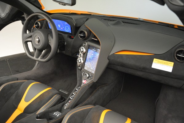 New 2020 McLaren 720S SPIDER Convertible for sale Sold at Maserati of Westport in Westport CT 06880 24