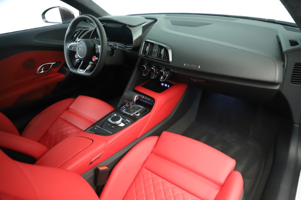 Used 2018 Audi R8 5.2 quattro V10 Plus for sale Sold at Maserati of Westport in Westport CT 06880 18