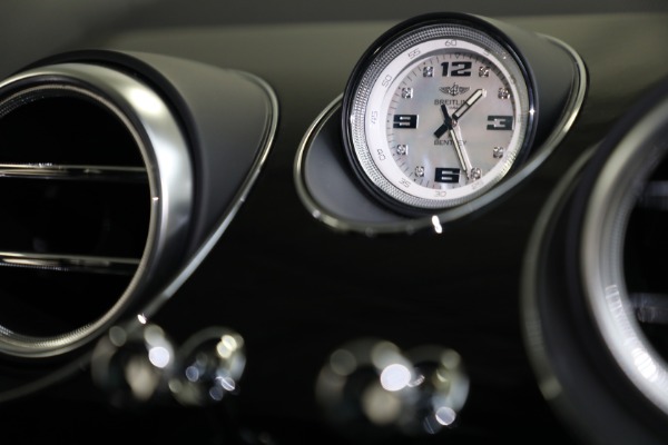 New 2020 Bentley Bentayga V8 Design Series for sale $216,860 at Maserati of Westport in Westport CT 06880 26