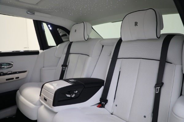 Used 2020 Rolls-Royce Phantom for sale Sold at Maserati of Westport in Westport CT 06880 20