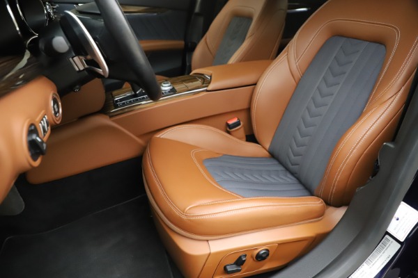 Used 2017 Maserati Quattroporte S Q4 GranLusso for sale Sold at Maserati of Westport in Westport CT 06880 15
