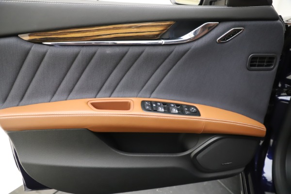 Used 2017 Maserati Quattroporte S Q4 GranLusso for sale Sold at Maserati of Westport in Westport CT 06880 17