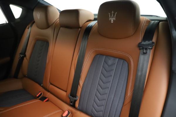 Used 2017 Maserati Quattroporte S Q4 GranLusso for sale Sold at Maserati of Westport in Westport CT 06880 18