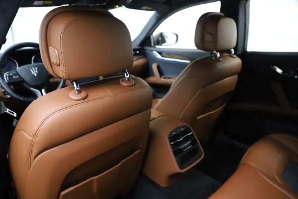 Used 2017 Maserati Quattroporte S Q4 GranLusso for sale Sold at Maserati of Westport in Westport CT 06880 20