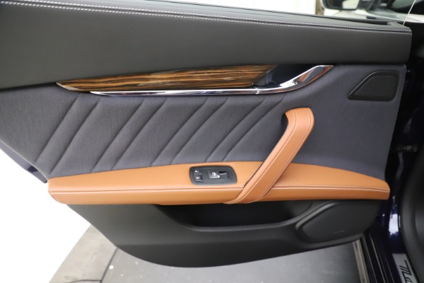 Used 2017 Maserati Quattroporte S Q4 GranLusso for sale Sold at Maserati of Westport in Westport CT 06880 21