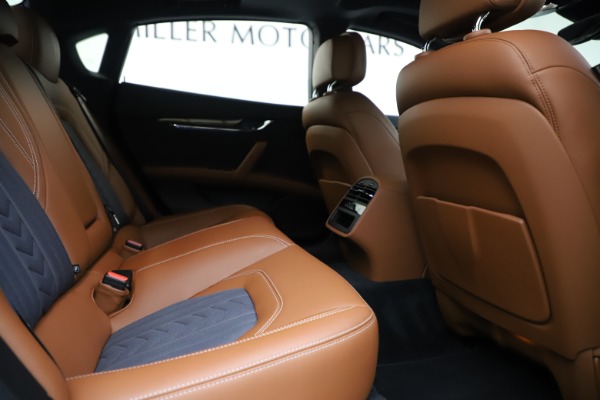 Used 2017 Maserati Quattroporte S Q4 GranLusso for sale Sold at Maserati of Westport in Westport CT 06880 27