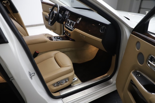 Used 2015 Rolls-Royce Ghost for sale Sold at Maserati of Westport in Westport CT 06880 24