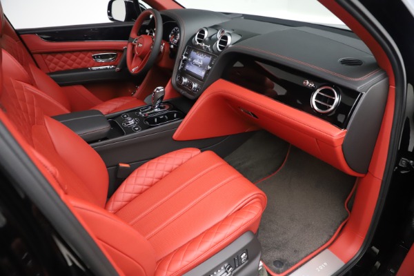 Used 2020 Bentley Bentayga V8 for sale $154,900 at Maserati of Westport in Westport CT 06880 24