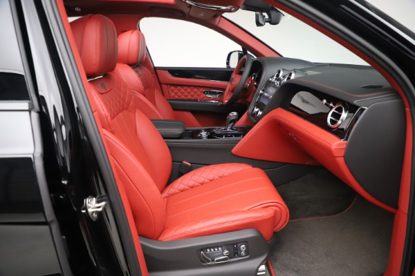 Used 2020 Bentley Bentayga V8 for sale $154,900 at Maserati of Westport in Westport CT 06880 25
