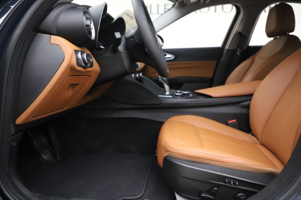 New 2019 Alfa Romeo Giulia Q4 for sale $45,240 at Maserati of Westport in Westport CT 06880 14
