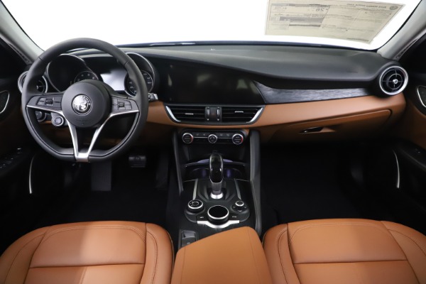 New 2019 Alfa Romeo Giulia Q4 for sale $45,240 at Maserati of Westport in Westport CT 06880 16