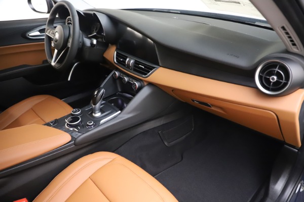 New 2019 Alfa Romeo Giulia Q4 for sale $45,240 at Maserati of Westport in Westport CT 06880 22