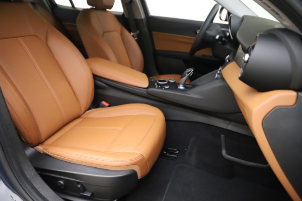 New 2019 Alfa Romeo Giulia Q4 for sale $45,240 at Maserati of Westport in Westport CT 06880 24