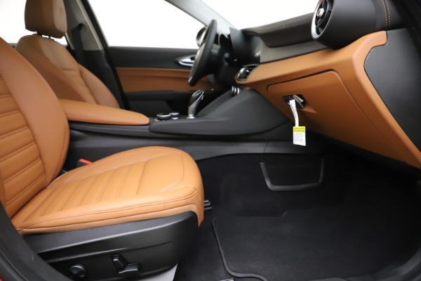 New 2019 Alfa Romeo Giulia Ti Lusso Q4 for sale $54,790 at Maserati of Westport in Westport CT 06880 23