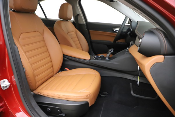 New 2019 Alfa Romeo Giulia Ti Lusso Q4 for sale $54,790 at Maserati of Westport in Westport CT 06880 24