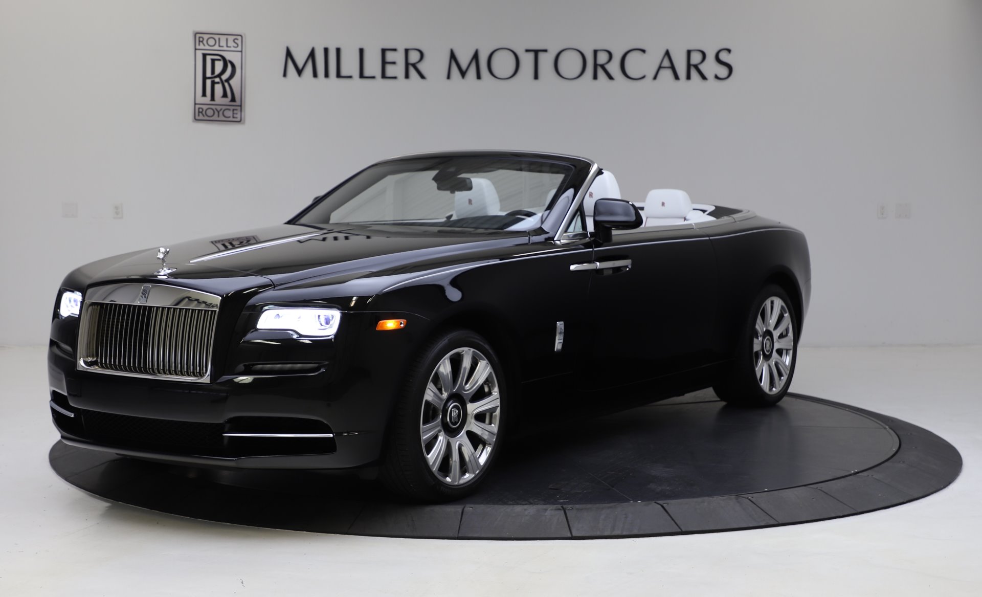 Used 2016 Rolls-Royce Dawn for sale Sold at Maserati of Westport in Westport CT 06880 1