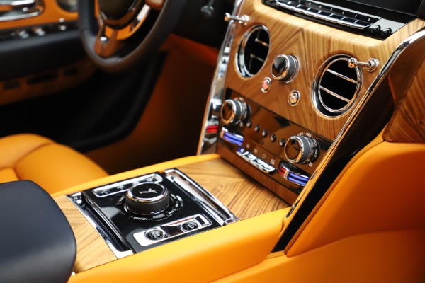 Used 2019 Rolls-Royce Cullinan for sale $329,900 at Maserati of Westport in Westport CT 06880 18